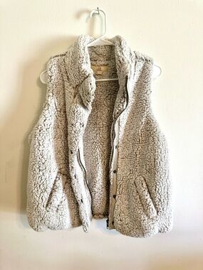 Thread & Supply Cream Sherpa Fleece Vest. NWOT
